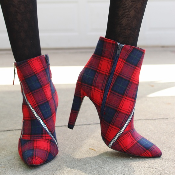 🚨LAST PAIR!//The Harley// Red Plaid Boots - Picture 4 of 7